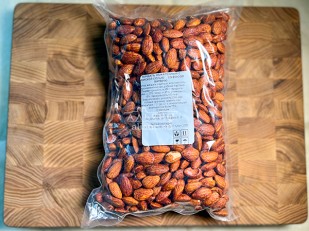 Кешью жарено-соленый: Миндаль ж/с со вкусом 