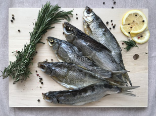 Арахис в глазури со вкусом лосося: Вобла вяленая астраханская крупная